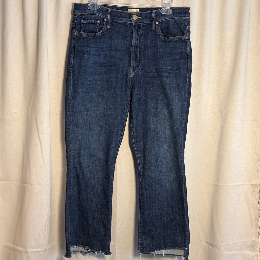 MOTHER The‎ Insider Crop Step Fray Girl Crush Dark Wash Raw Hem Size 31 - Picture 2 of 7